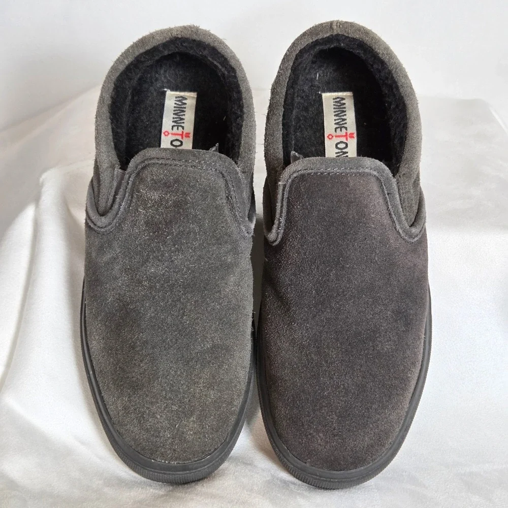 Minnetonka Suede Faux Fur Slip On Shoes Mens 9 Charcoal Gray Gorpcore Casual